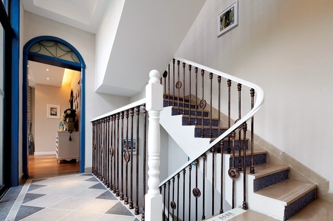 328平地中海风格家装案例图玄关楼梯
