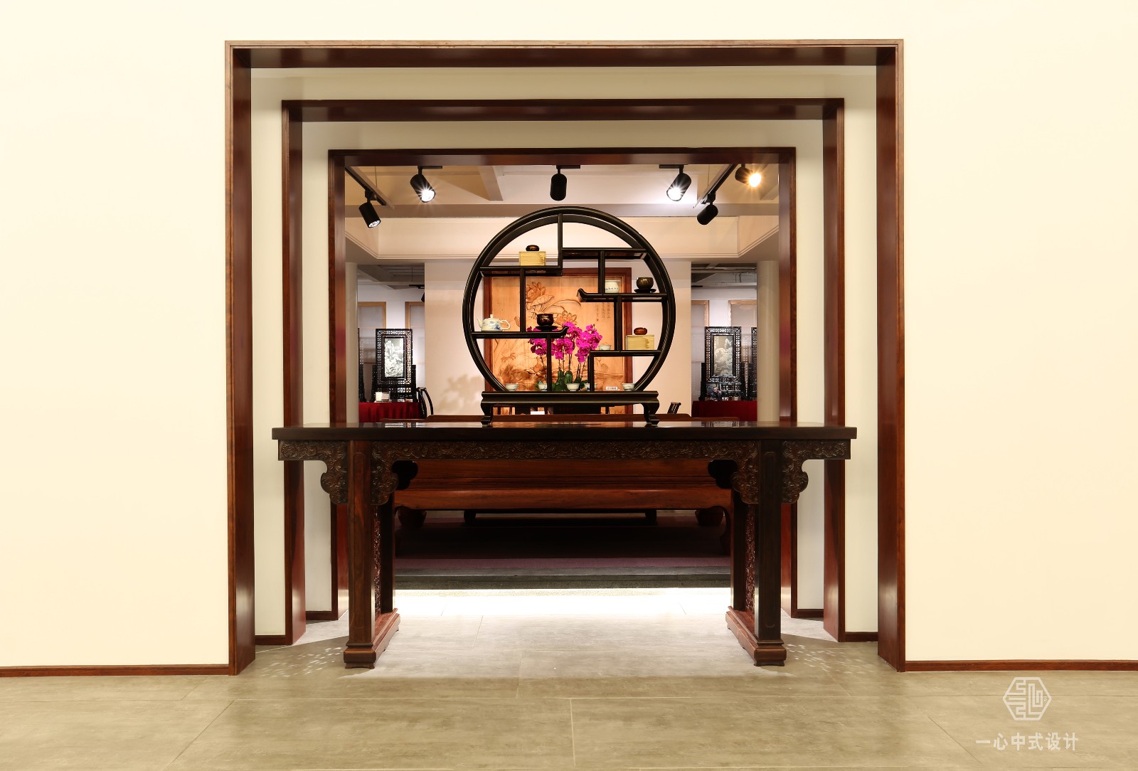 中式红木艺术展厅实景图