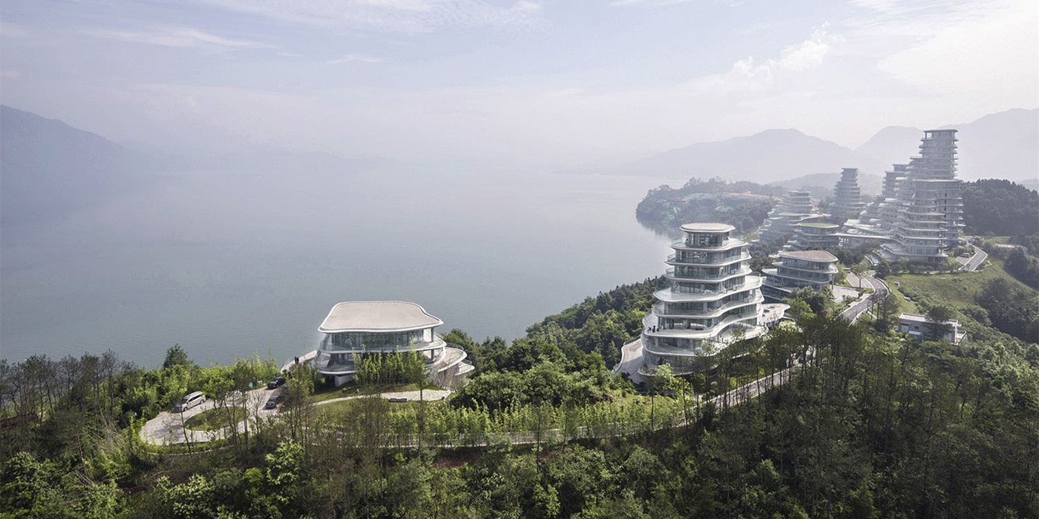 MAD建筑事务所设计的黄山太平湖公寓已完工，建筑与环境相呼应