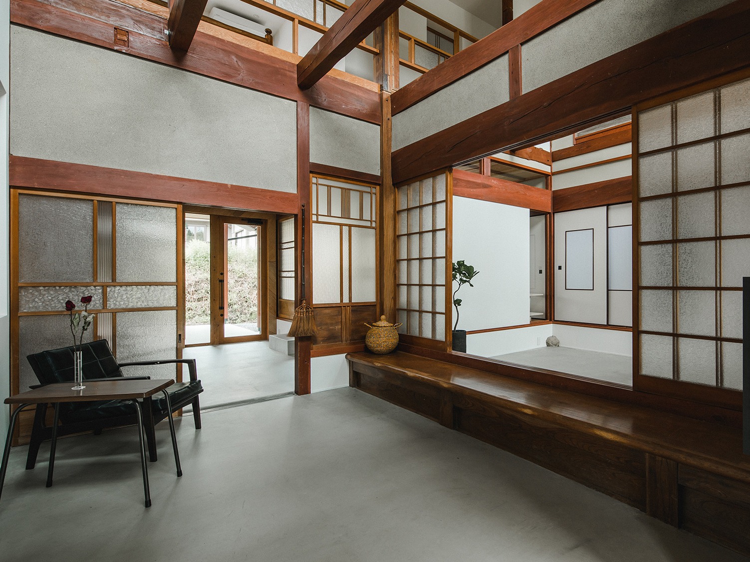 日本滋贺“田字格”住宅，在旧事物和新事物之间找到完美平衡